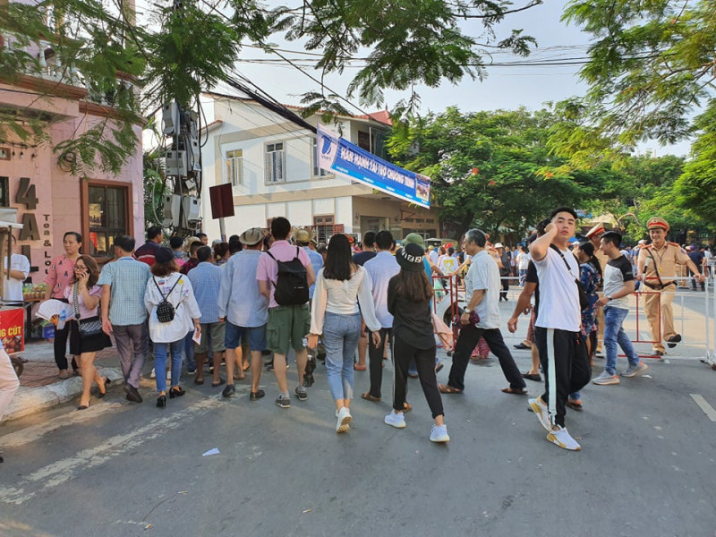 Biển người đổ về Lễ hội chọi trâu Đồ Sơn 2019 - 5