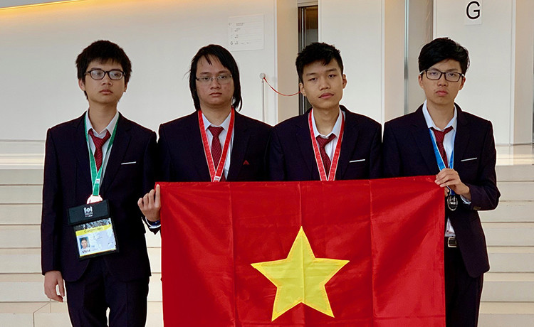 Việt Nam giành hai huy chương vàng Olympic Tin học quốc tế - Ảnh 1