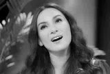 Phi Nhung: Rồi thì sáo cũng bay xa...Bỏ trên bến nước tiếng ca buồn hiu