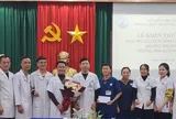 Khen thưởng kíp cấp cứu giành lại sự sống cho bệnh nhân ngừng tim giữa phòng khám