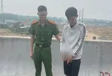 Bắt đối tượng vờ hỏi đường rồi giở trò đồi bại với bé gái
