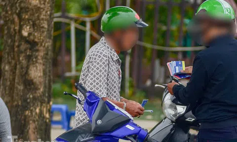Vé trận Việt Nam - Thái Lan tăng cao, cò thổi giá tới 15 triệu/cặp