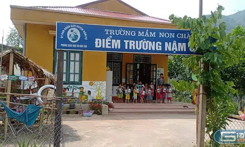 Ở nơi rừng thẳm, các cô giáo góp tiền nuôi học sinh đến trường