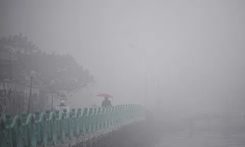 Vì sao xuất hiện sương mù dày đặc ở Hà Nội sáng nay?