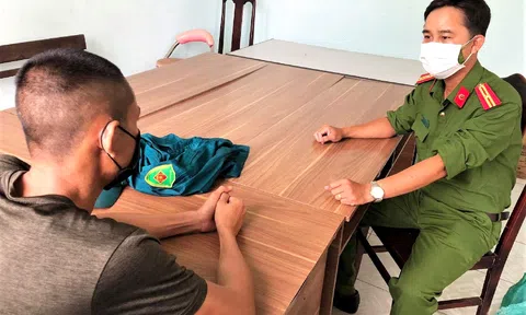 Đà Nẵng: Mặc trang phục giả dân quân tự vệ để ra đường