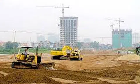 Thu hồi đất lấn chiếm hành lang giao thông: Cơ quan nào có thẩm quyền xử lý?