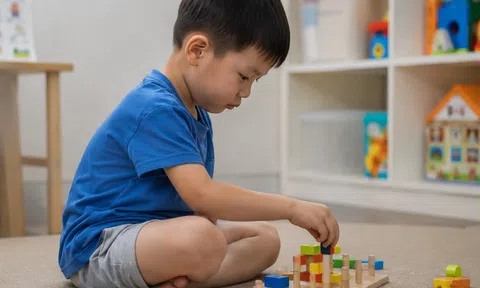 Những dấu hiệu tự kỷ ở trẻ nhiều cha mẹ bỏ qua