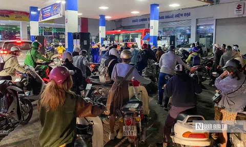 Bộ Công Thương yêu cầu đình chỉ cây xăng cố tình găm hàng