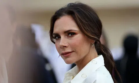 Nàng WAGs sở hữu khối tài sản khủng nhất: Vợ Messi và bạn gái Ronaldo vẫn phải “chịu cảnh” xếp sau những người này
