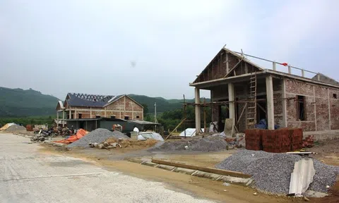 Bất ngờ với những ngôi nhà to, đẹp tại khu tái định cư dự án cao tốc Bắc - Nam
