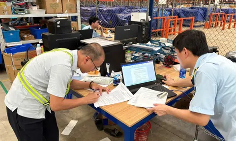 Kiểm tra Công ty Á Châu, thu giữ hàng trăm nghìn sản phẩm nhập lậu