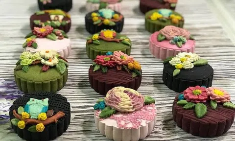 Bánh trung thu handmade hút khách bởi vẻ ngoài "độc, lạ"