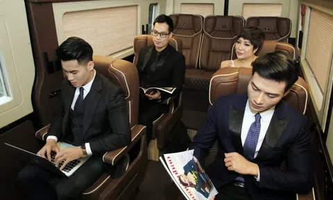 Dàn mỹ nam 'khoe' phong cách doanh nhân bên xe Hyundai Limousine