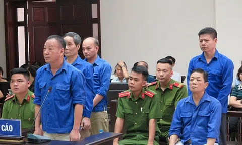 Xét xử Hưng 'kính' cùng đồng phạm cưỡng đoạt tài sản tại chợ Long Biên