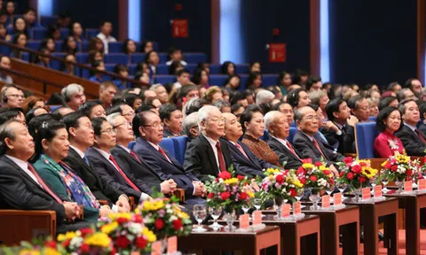Tư tưởng Hồ Chí Minh và Di chúc của Người soi rọi, dẫn dắt toàn Đảng, toàn dân..,