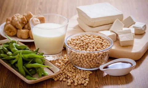 Lí giải nguyên nhân ngực không có khe và cách tạo khe ngực tự nhiên