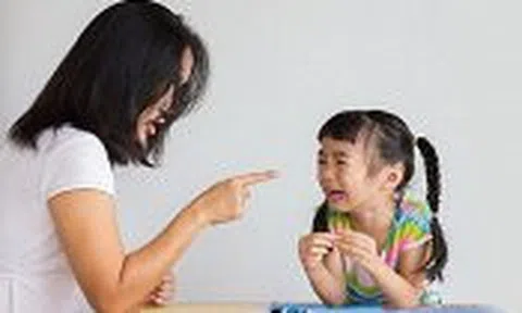 Cách cha mẹ thông minh ứng phó với những đứa con bướng bỉnh