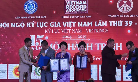 Doanh nhân Lê Thị Giàu nhận giải thưởng cống hiến kỷ lục Việt Nam