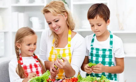 Sai lầm trong nuôi dạy con, phá hủy sự tự tin và lòng tự trọng của trẻ
