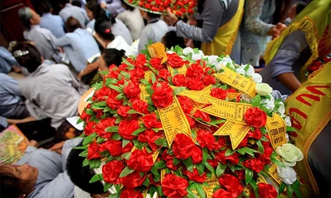 Đại lễ Vu Lan báo hiếu và ý nghĩa bông hồng cài áo