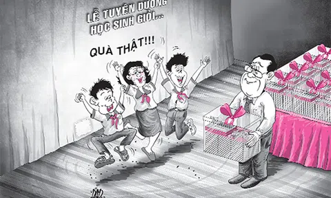 Trao thưởng thùng quà rỗng cho học sinh: Sao không trả lương thầy cô…trên giấy?