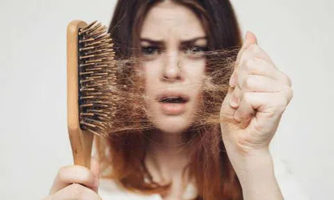 Những mẹo hiệu quả giúp tóc không còn rụng ngày giao mùa