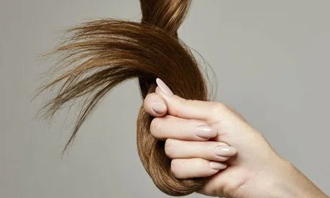 Móng tay mỏng, xước và tóc dẽ rụng, nguyên nhân và cách khắc phục.