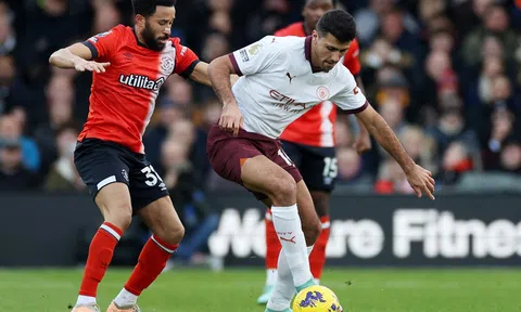 Man City thắng trở lại: Nụ cười và nỗi sợ mang tên Haaland