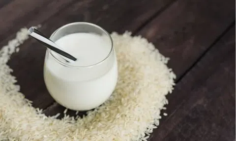 Có nên uống nước gạo rang thường xuyên?
