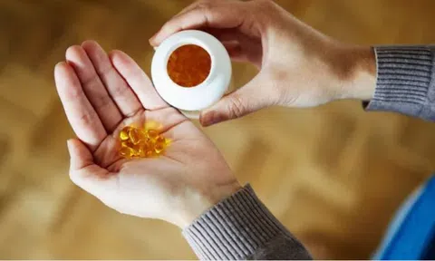 Nhiều người bổ sung vitamin tăng cường sức khỏe nhưng lại uống sai cách