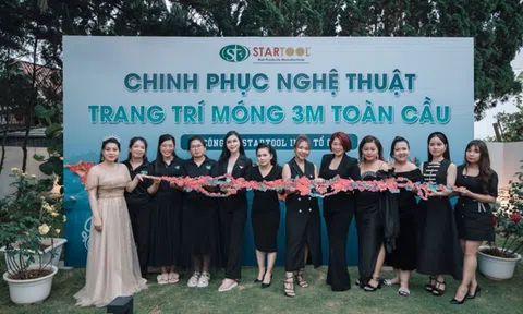 Độc đáo mô hình móng tay nghệ thuật dài 3m của các nhà thiết kế Nails - Master Nails