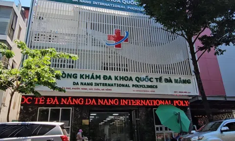 Bí mật về những người khoác áo blouse trong phòng khám tư giữa trung tâm Đà Nẵng