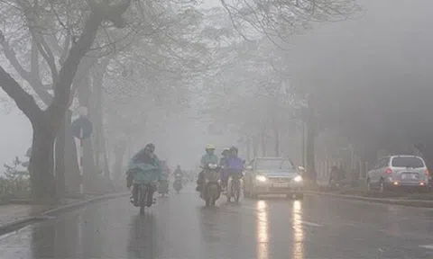 Miền Bắc nồm ẩm bất thường, vì sao?