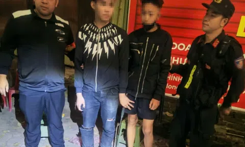 Hai thiếu niên tàng trữ "hàng cấm" bị tổ công tác 141 phát hiện lúc nửa đêm