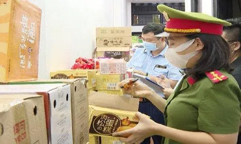 Thanh Hóa: Thu giữ số lượng lớn bánh kẹo không rõ nguồn gốc