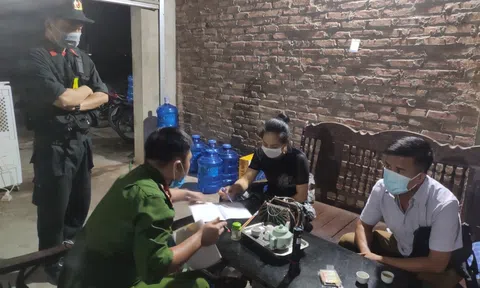 Thái Nguyên: Giấu người trong cốp xe để qua chốt kiểm dịch Covid - 19