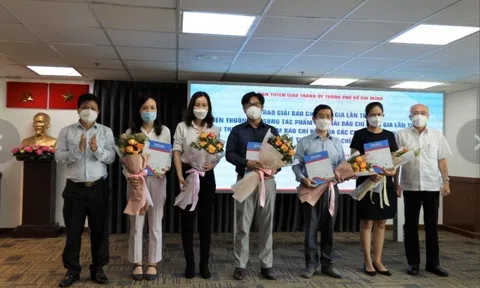 TP. Hồ Chí Minh: Khen thưởng bổ sung nhóm tác giả đoạt giải Báo chí quốc gia lần thứ XV