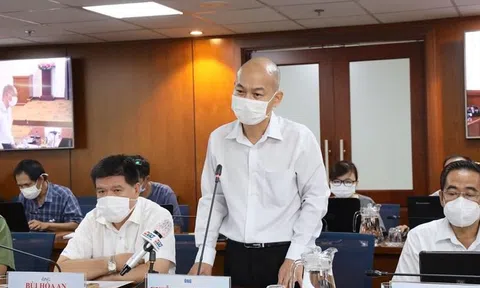 TP. Hồ Chí Minh: Lập biên bản nhắc nhở các cửa hàng hạn chế bán xăng dầu cho người dân