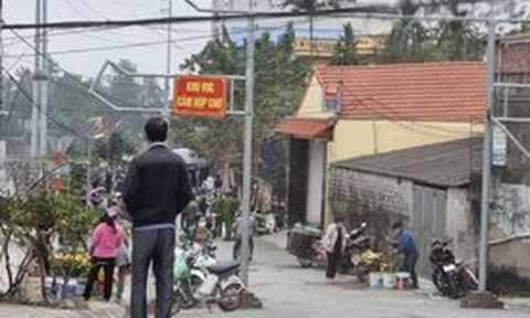 Ứng Hòa (Hà Nội): Chính quyền “bó tay” với chợ cóc nhếch nhác?