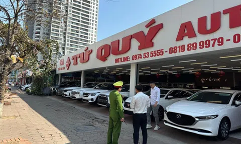 Hà Nội: Công an phường Dịch Vọng ra quân lập lại trật tự đô thị và an toàn giao thông