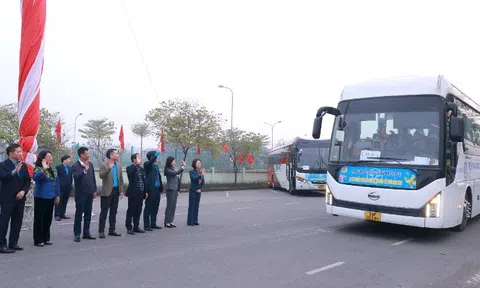 Hơn 40 nghìn công nhân Thủ đô được đưa đón về quê dịp Tết Bính Ngọ