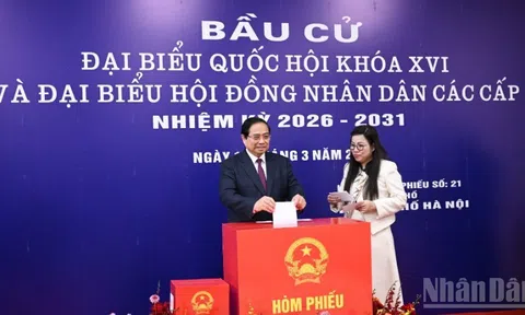 Thủ tướng Phạm Minh Chính bỏ phiếu, thực hiện quyền công dân