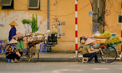 Những gánh hàng rong chở cả mùa thu Hà Nội