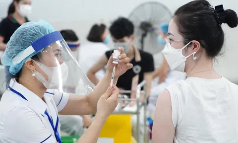TP. Hồ Chí Minh: Tổ chức tiêm vắc xin phòng COVID-19 mũi 4