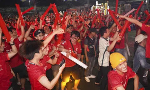 Hàng nghìn CĐV TP. HCM cổ vũ chung kết Champions League