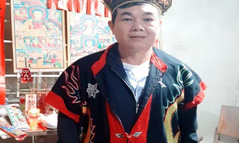 Thầy Hoàng Tiến Khương và 'bùa yêu' của người Cao Lan