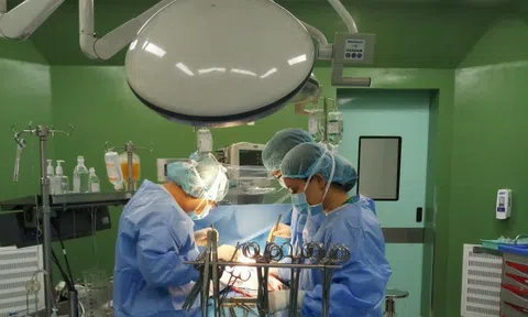 2 lần mổ tim dị tật bẩm sinh giành lại sự sống từ tay tử thần cho bé gái 3 tuổi