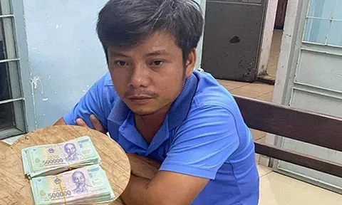 Không khóa cửa ô tô, chủ xe bị mất trộm 100 triệu đồng