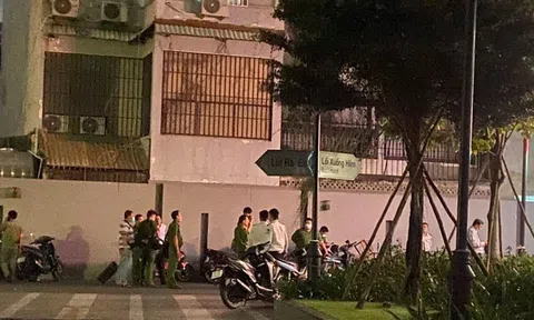 TP Hồ Chí Minh: Người đàn ông ngoại quốc nghi rơi tầng cao, tử vong