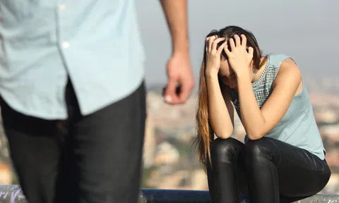 Nếu có dấu hiệu sau thì đối phương đang "trêu đùa" với tình yêu của bạn